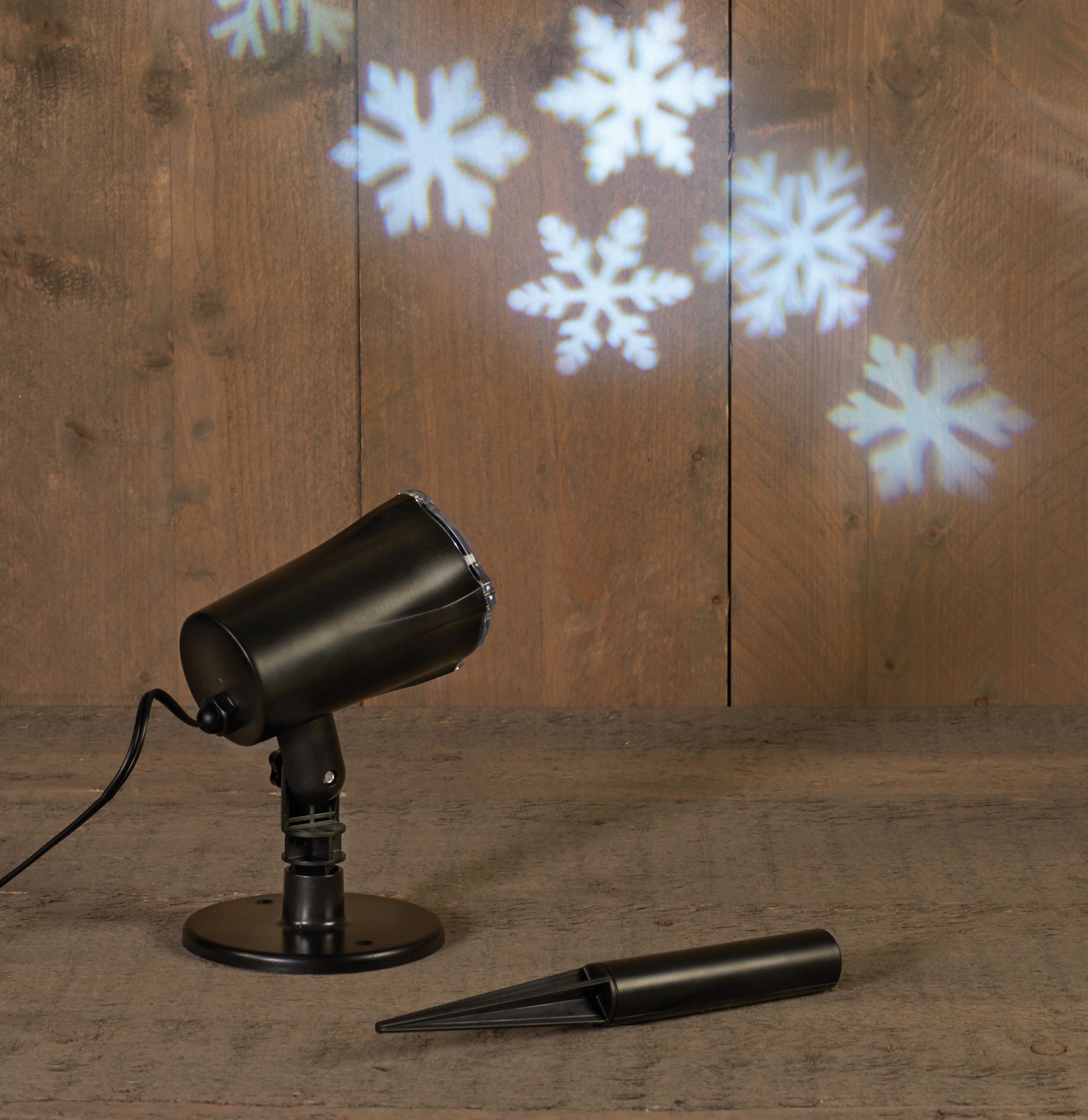 Projector-Sneeuwvlok-Led-buiten-op-voet