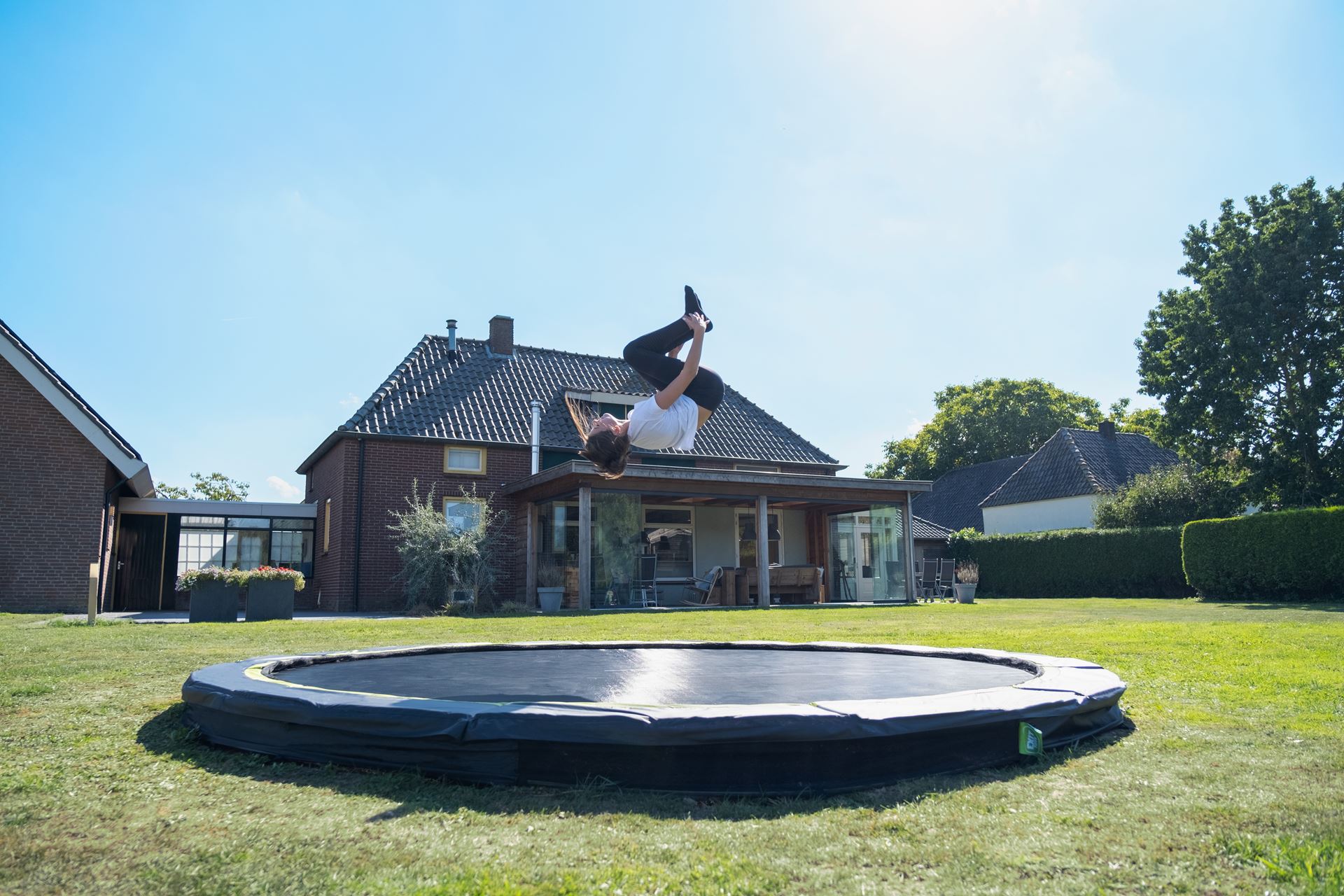 EXIT-Silhouette-inground-sports-trampoline-427cm-zwart