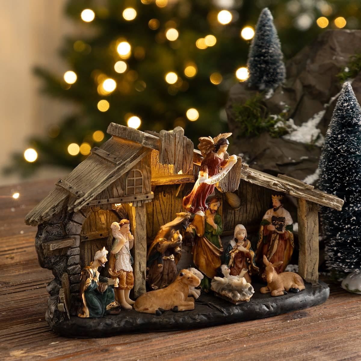 Kerststal-11figures-3Led-H18cm
