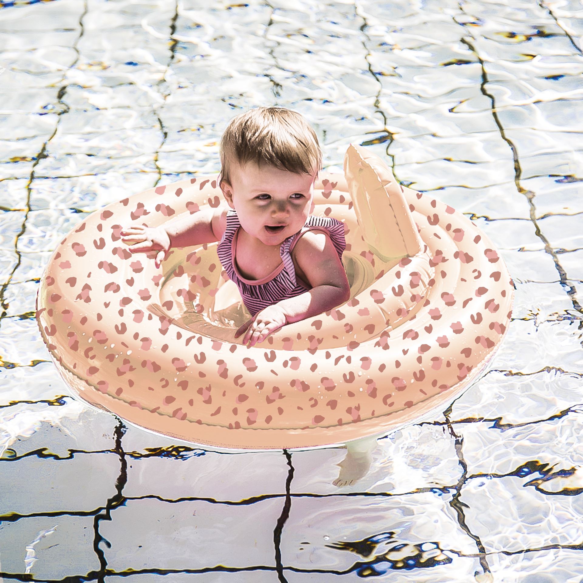 Baby-zwemzitje-oudroze-pantermotief-0-1-jaar