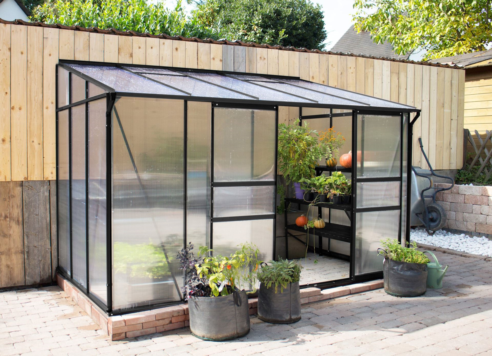 Vitavia Ida serre murale 6.5m² avec polycarbonate 6 mm - Noir - Avec double porte coulissante (L120 cm) et fondation